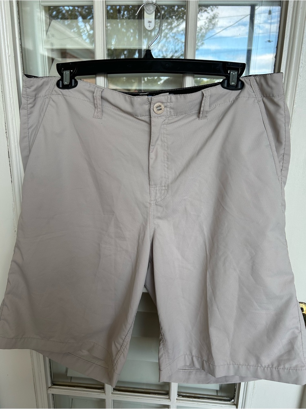 Salt Life Men's Flat Front Chino Shorts in Light Gray